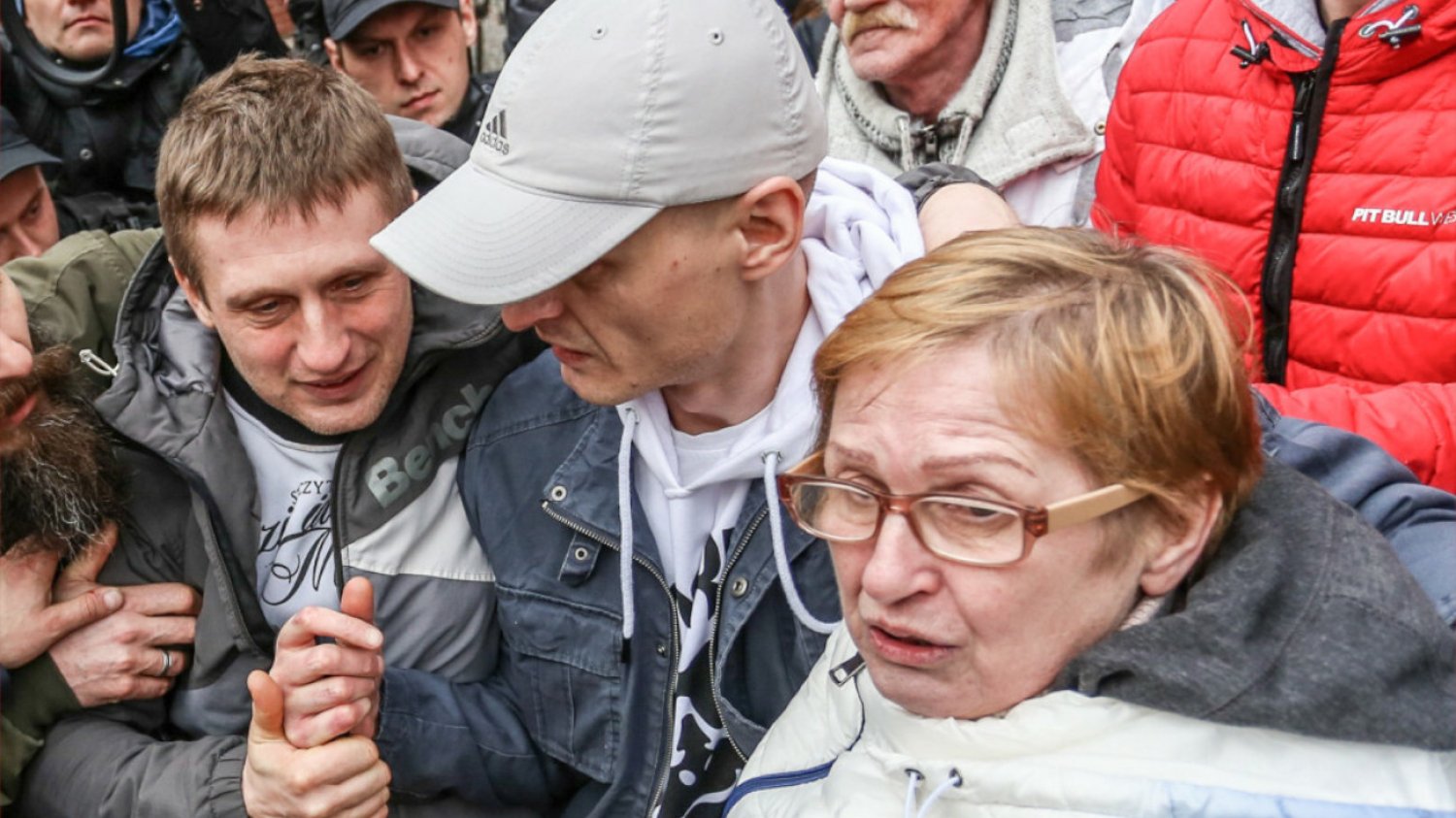 Rodzina Tomasza Komendy przerywa milczenie. "To początek jego upadku" Rodzina Tomasza Komendy przerywa milczenie. "To początek jego upadku"