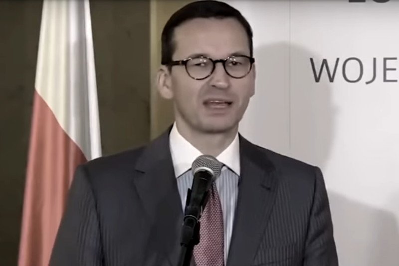 W najnowszym spocie KE boleśnie ośmieszono premiera Morawieckiego.