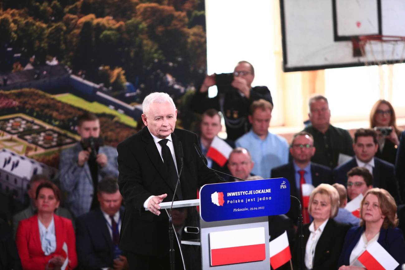 Jarosław Kaczyński w Piekoszowie. Mówił o Tusku i "młodzieńczym wygłupie"