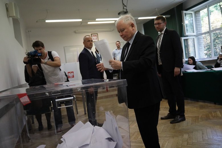 Jarosław Kaczyński przegrał we własnym obwodzie wyborczym.