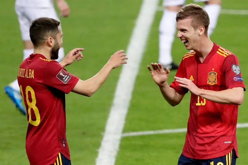 Dani Olmo i Jordi Alba to dwóch najlepszych piłkarzy w hiszpańskiej kadrze na początku walki o MŚ