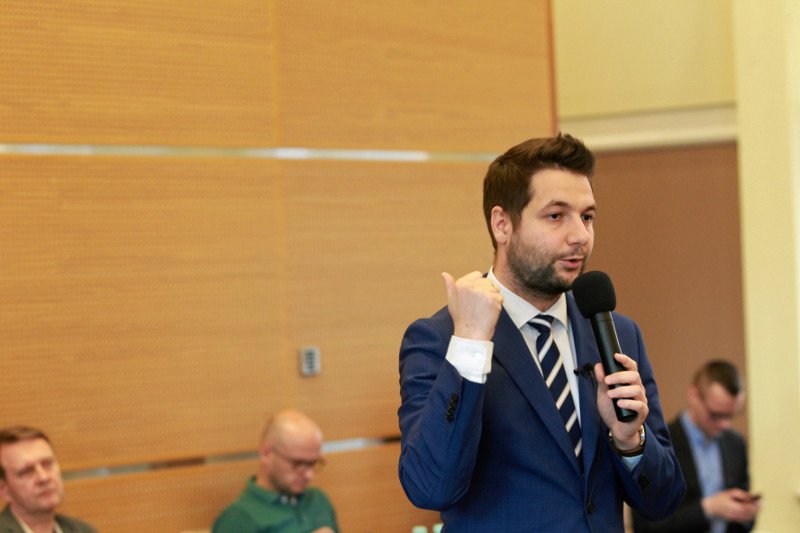 W prekampanii na prezydenta Warszawy Partykowi Jakiemu pomagają burmistrzowie stołecznych dzielnic.