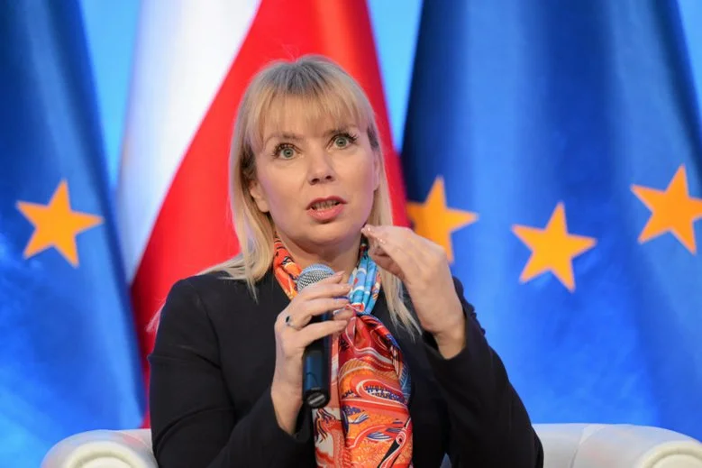 Były asystent oraz brat Elżbiety Bieńkowskiej a także cztery inne osoby zostały w poniedziałek rano zatrzymane przez CBA.