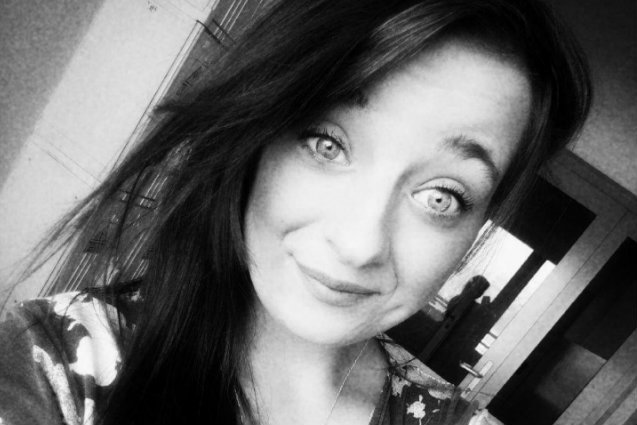 Ciało Kai Wiśniewskiej przez 11 dni leżało w wersalce, przez ten czas policja nie chciała wejść do mieszkania.