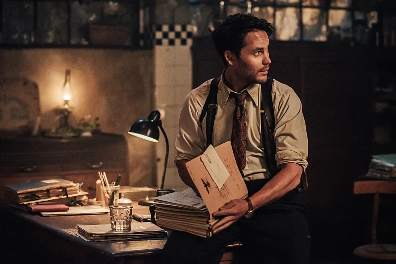 Max McLaughlin (Taylor Kitsch), główny bohater serialu "Pokonani"
