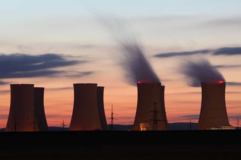 Wykonawca polskiej elektrowni atomowej zostanie wybrany bez przetargu