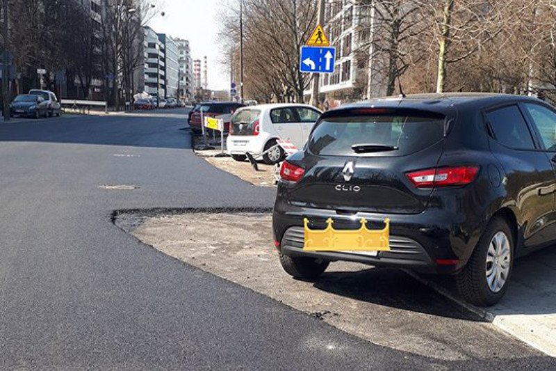 Nie, to nie jest mem po przeróbce. Tak wyglądają efekty remontu ulicy Jana Kazimierza w Warszawie.