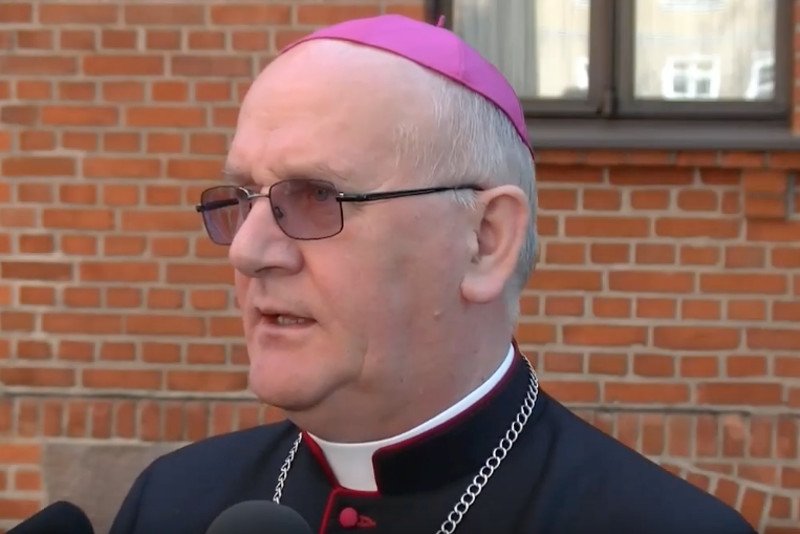Arcybiskup warmiński Józef Górzyński napisał list do wiernych. Mówi o posyłaniu dzieci na religię.