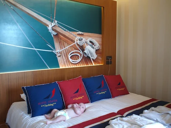 Magdzie bardzo podobał się marinistyczny apartament. Hotel jest przyjazny nawet najmłodszym dzieciom, o czym przekonał się nasz syn.