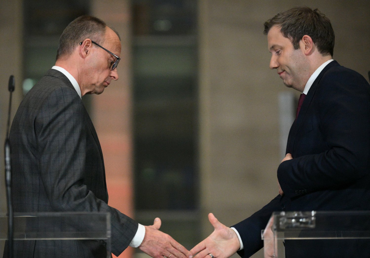 "America is back. Niemcy też wracają". Prasa o pakiecie budżetowym