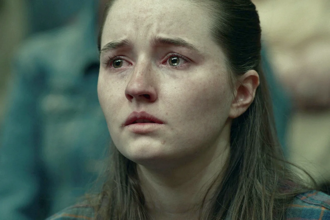 "Lekomania" opowiada o kryzysie opioidowym w Stanach Zjednoczonych. Historie ukazane w serialu trzymają w napięciu i wzruszają. Kaitlyn Dever w serialu "Lekomania"