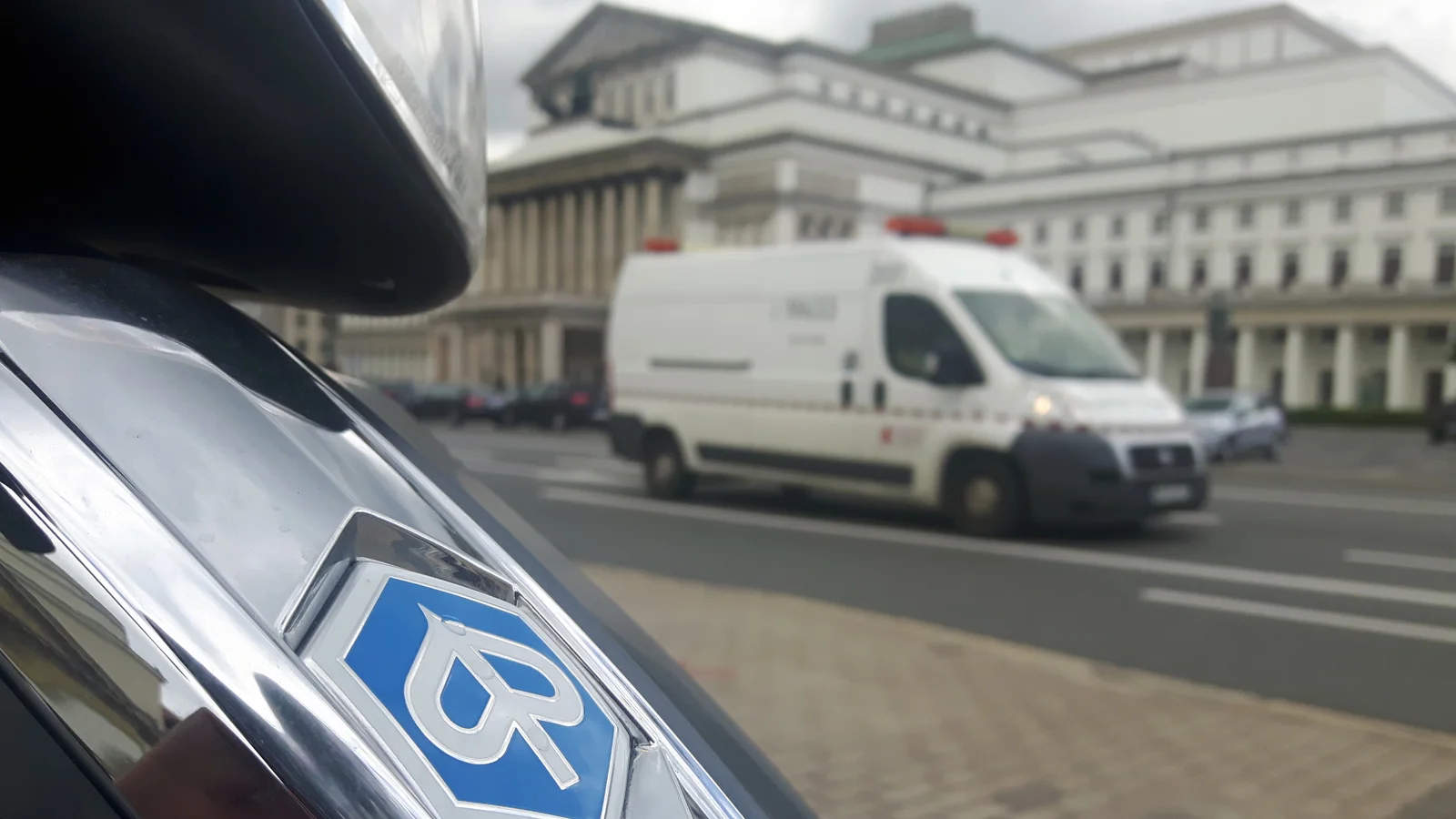 O klasie Piaggio świadczą dodatki.