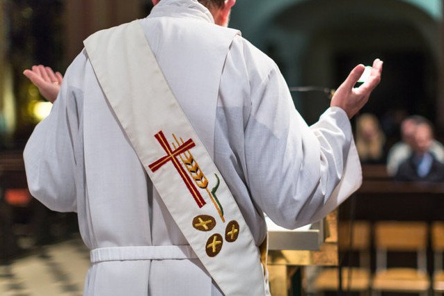 Księża nie zawsze potrafią zachęcić do chodzenia do kościoła.