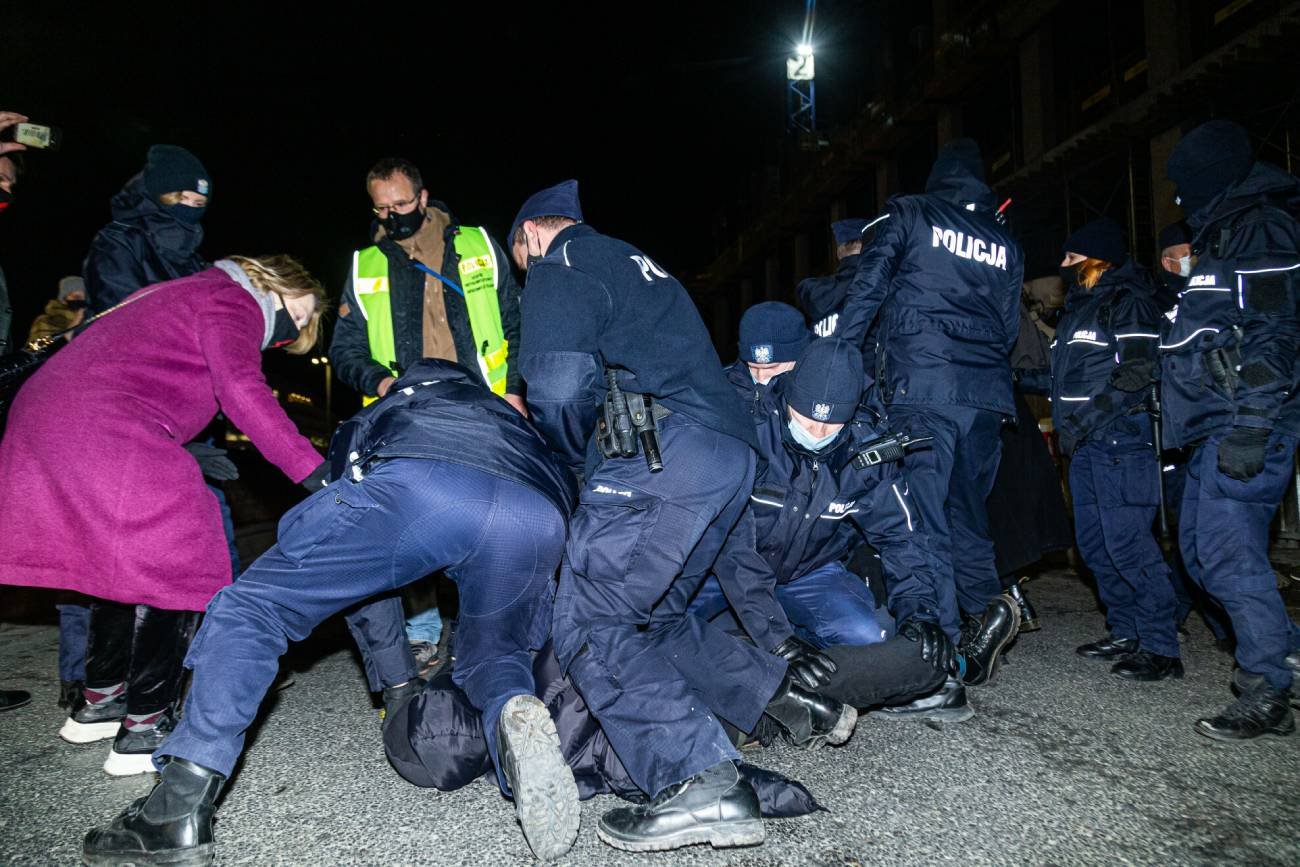 Policjanci wstydzą się m.in. akcji ze Strajku Kobiet