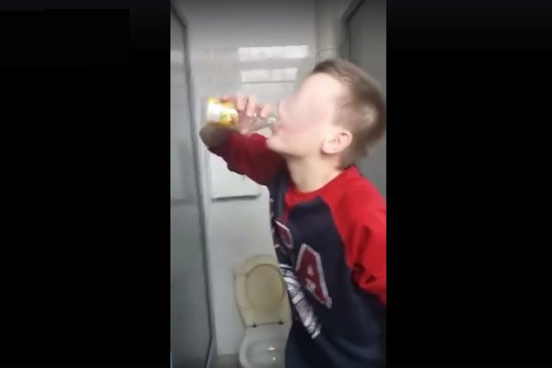 Co się robi, żeby być "fajnym".