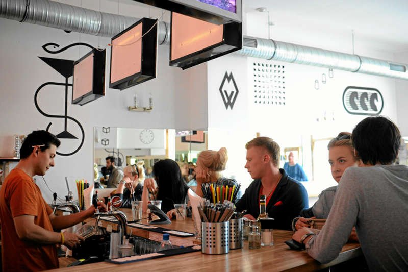 Warszawska na placu Zbawiciela