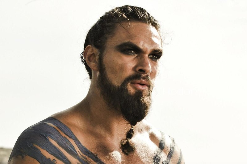 Momoa wcielił się w pierwszych dwóch sezonach serialu w postać Khala Drogo.