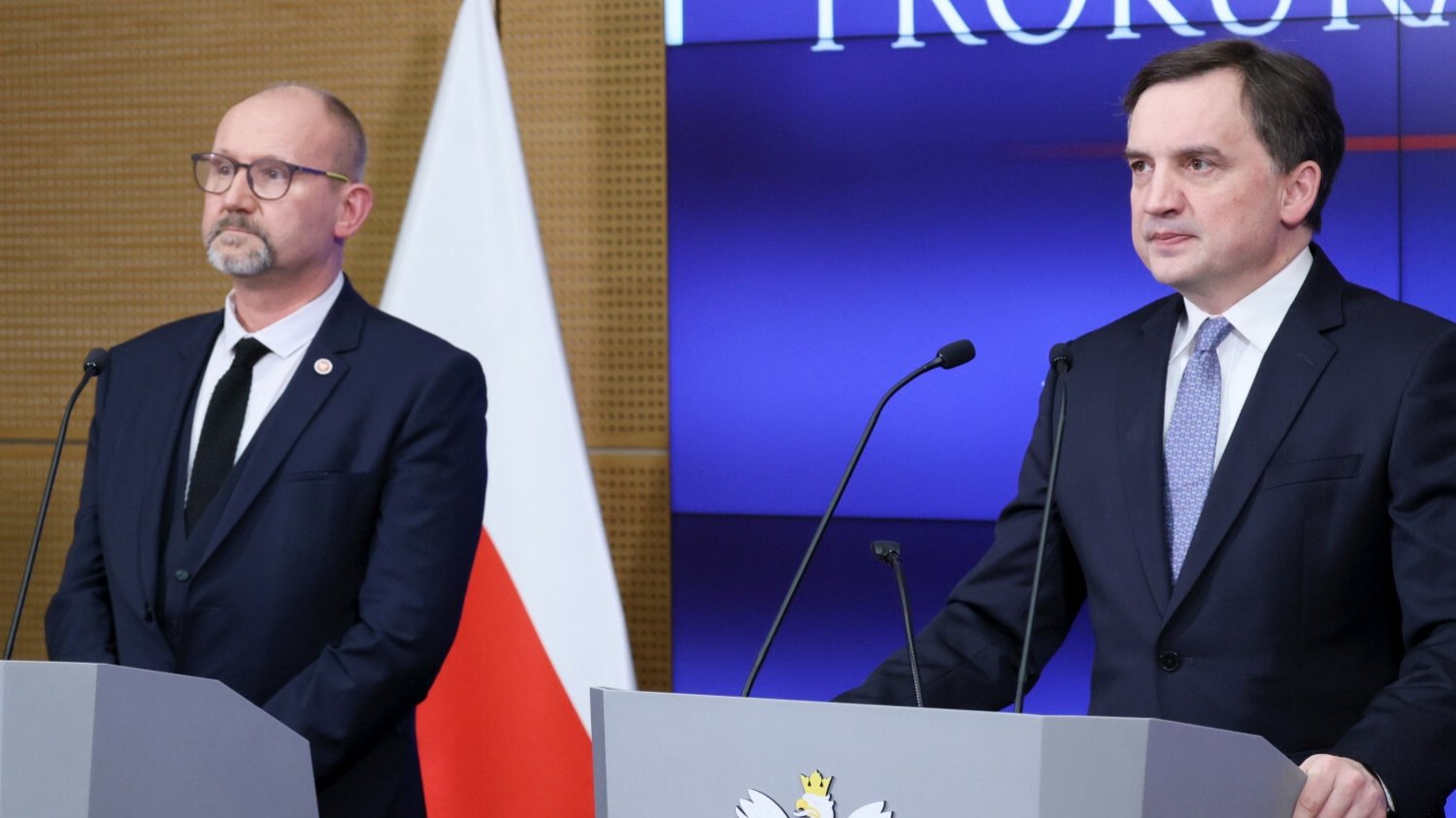Wrzosek ujawnia zarobki prokuratorów z czasów Ziobry. Ogromne kwoty.