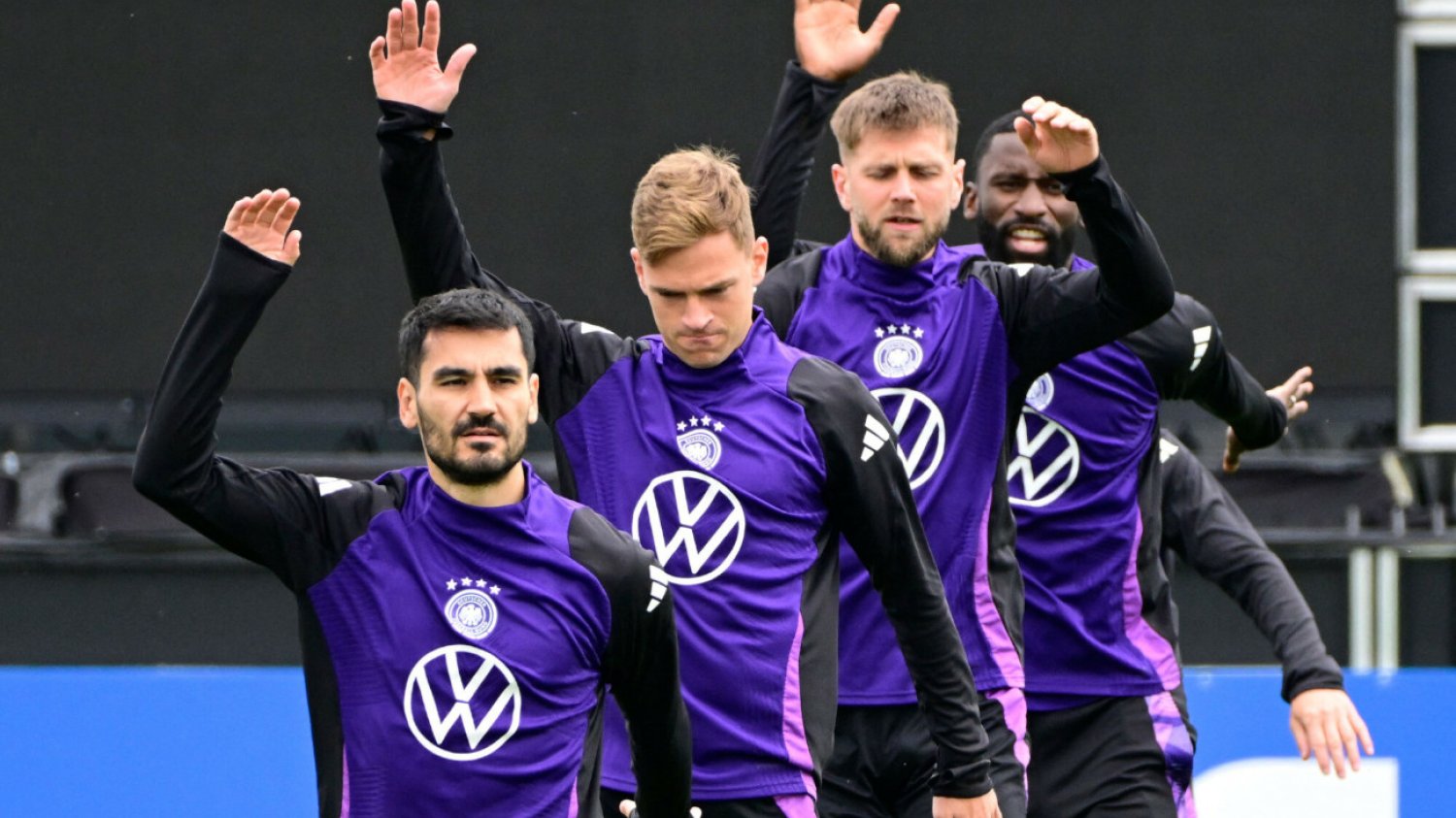 İlkay Gündoğan, Joshua Kimmich, Niclas Füllkrug i Antonio Rüdiger w trakcie treningu reprezentacji