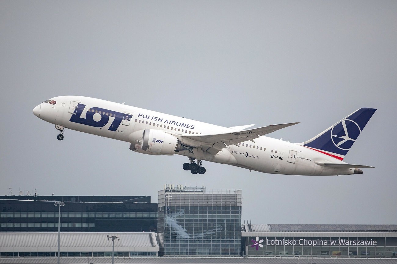 Doszło do kolejnego incydentu z dronem w okolicach lotniska.