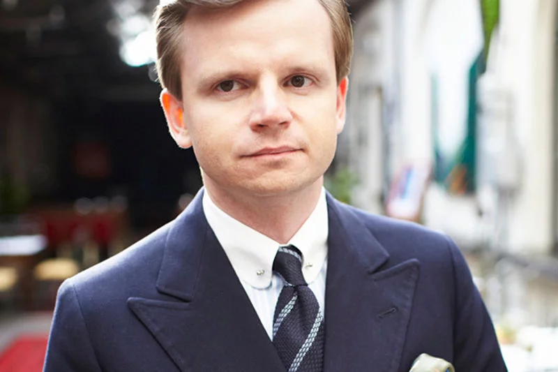 Roman Zaczkiewicz: Dla młodego mężczyzny najlepszym kolorem garnituru będzie granatowy.