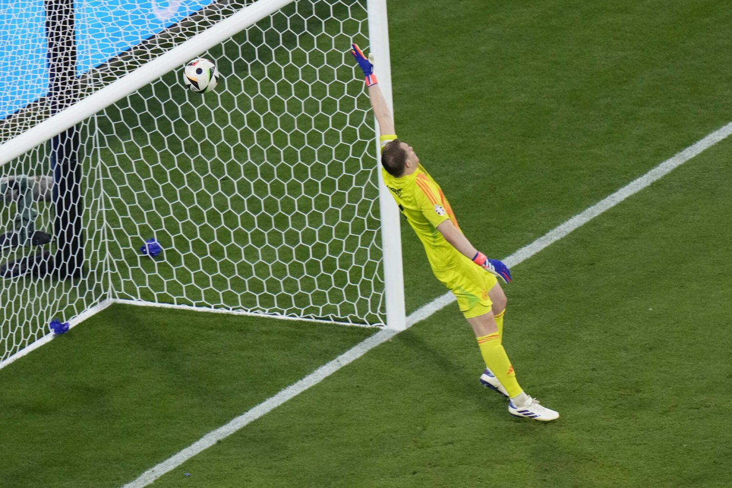 Gol samobójczy padł już w pierwszym meczu Euro 2024. Niemca Manuela Neuera (na zdjęciu) pokonał obrońca Antonio Rudiger