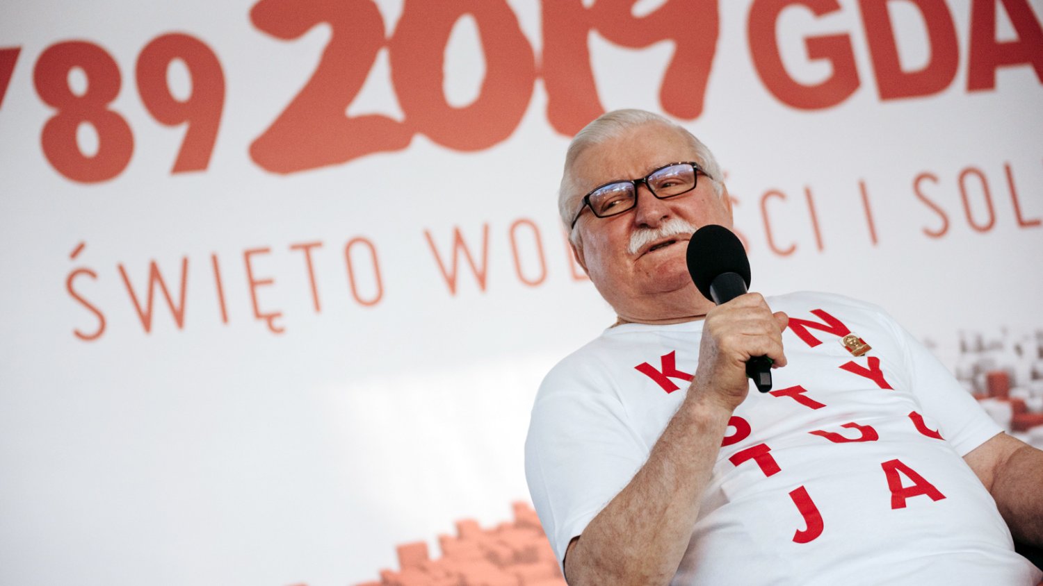 Lech Wałęsa w rozmowie z naTemat.pl oceni stan polskiej demokracji i szanse na przełamanie na scenie politycznej.