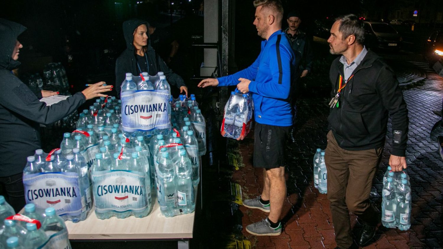 Jak pomóc powodzianom? Ruszyły zbiórki dla potrzebujących