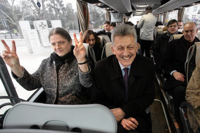 Polacy nie boją się PiS-u. Partia Kaczyńskiego prowadzi w sondażach, a opozycja jest daleko w tyle