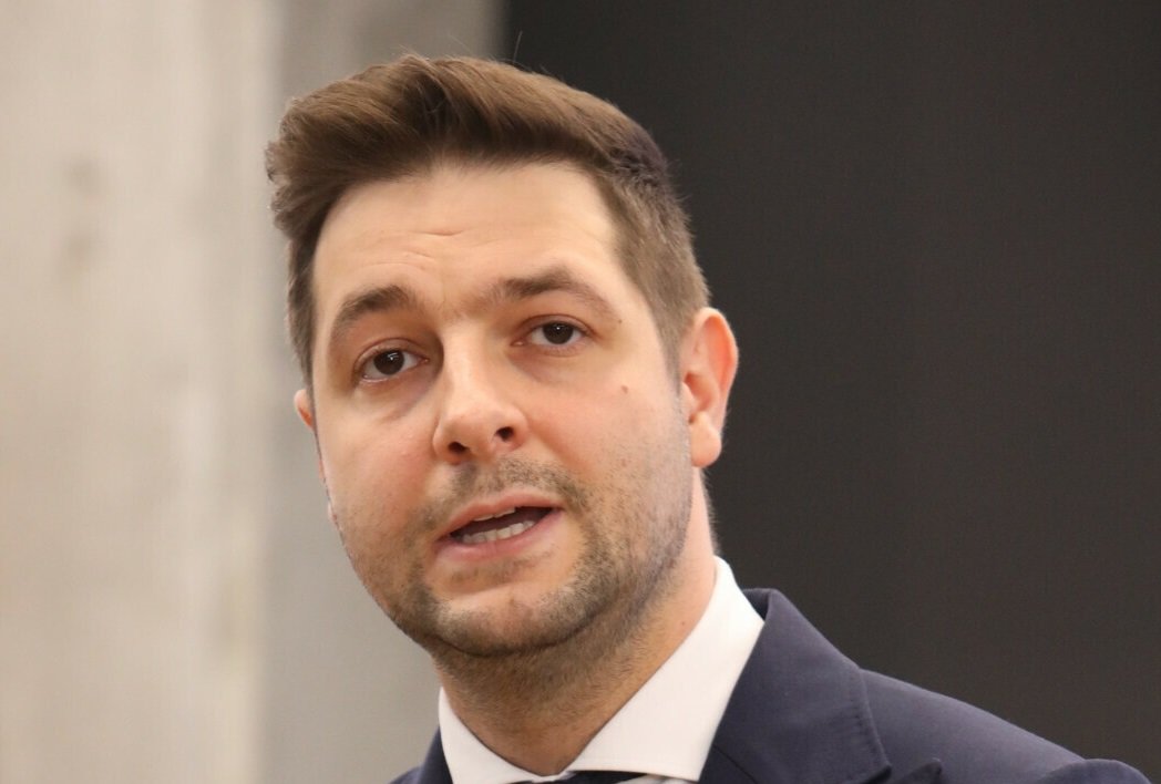 Jaki w absurdalny sposób postanowił zaatakować Niemcy i PO.