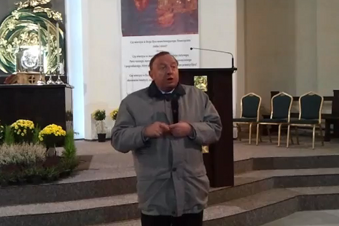 Stanisław Michalkiewicz podczas wystąpienia w kościele św. Urbana I w Zielonej Górze.