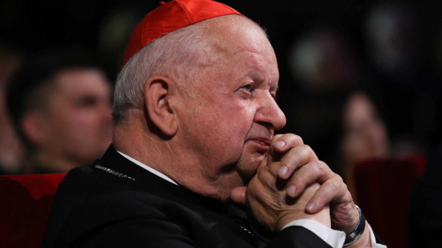 Kardynał Stanisław Dziwisz miał kryć pedofilię w Kościele przed papieżem?