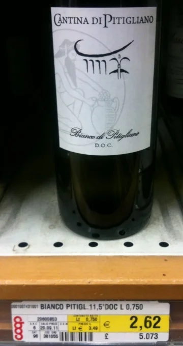 Najtańsze wino butelkowe we włoskim supermarkecie Coop.