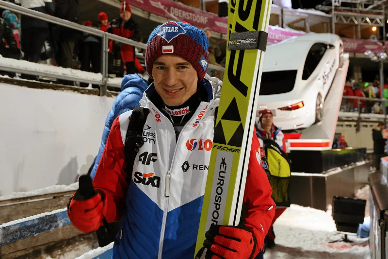 Kamil Stoch jest na najlepszej drodze, żeby znowu wygrać Turniej Czterech Skoczni.
