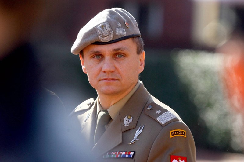 Gen. dyw. Roman Polko ostro komentuje konflikt  Antoniego Macierewicza z prezydentem Andrzejem Dudą.