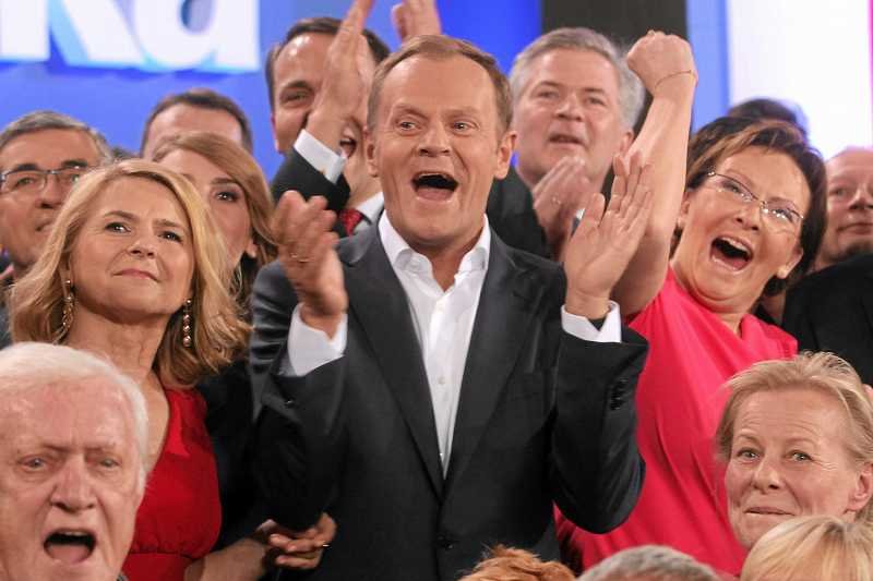 Od lewej: Małgorzata Tusk, premier Donald Tusk, Ewa Kopacz. Zdjęcie z października 2011 roku, radość PO po wygranych wyborach parlamentarnych