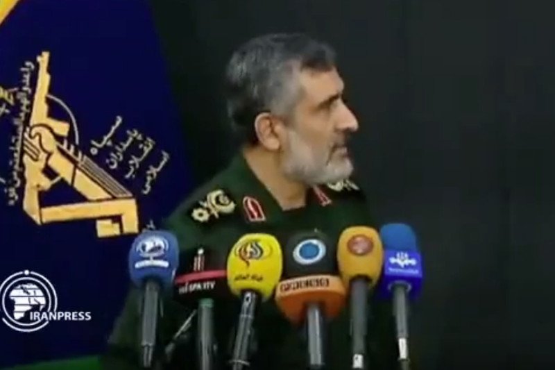 Dowódca sił powietrznych mówił, że jego jednostka bierze na siebie całą odpowiedzialność za zestrzelenie samolotu.