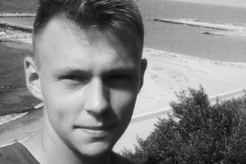 O śmierci Mateusza Jacaka poinformowała na Facebooku jego mama.