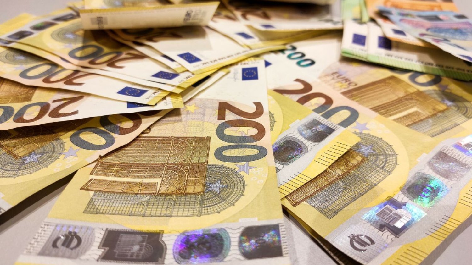 Kurs euro na dziś. Tak wygląda sytuacja na giełdzie po rewolucji Trumpa. Najnowsze dane ws. kursu euro. Tak wygląda sytuacja w środę 9 kwietnia.