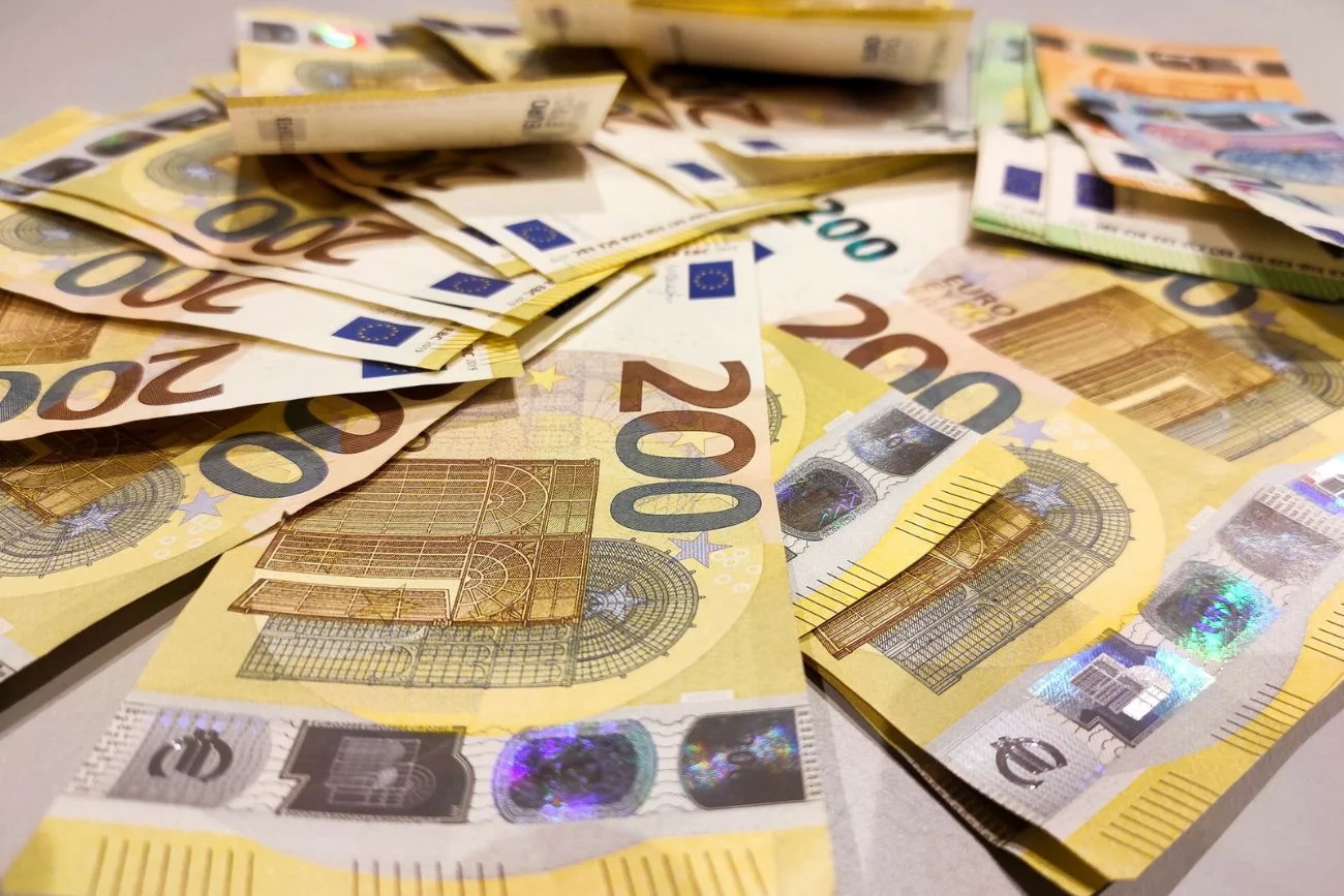 Kurs euro na dziś. Tak wygląda sytuacja na giełdzie po rewolucji Trumpa. Najnowsze dane ws. kursu euro. Tak wygląda sytuacja w środę 9 kwietnia.