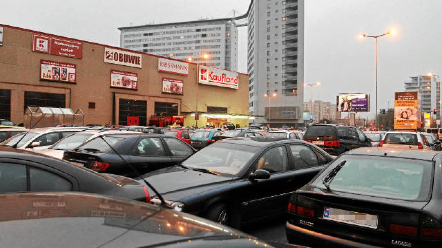 Fiskus walczy z osobami, które po odliczeniu VAT-u wykorzystują służbowy samochód do celów prywatnych