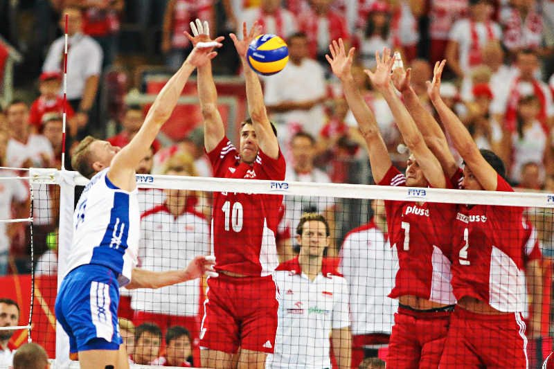 Polacy awansowali do półfinału mistrzostw świata w siatkówce po wygranej z Rosją 3:2 w pięciu setach.