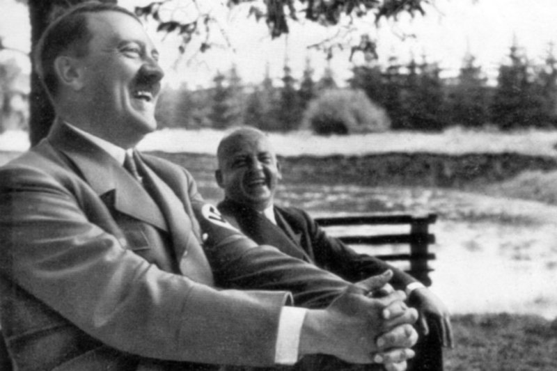 Czy Hitler przeżył wojnę? Tak twierdzi pisarz Christopher Macht w swojej najnowszej książce ''Spowiedź Hitlera 2. Szczera rozmowa 20 lat po wojnie'', która ukaże się w Polsce już 19 września