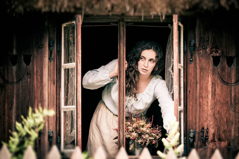 Kadr z filmu "Zerwany kłos", na zdjęciu Magdalena Michalik, filmowa Teresa