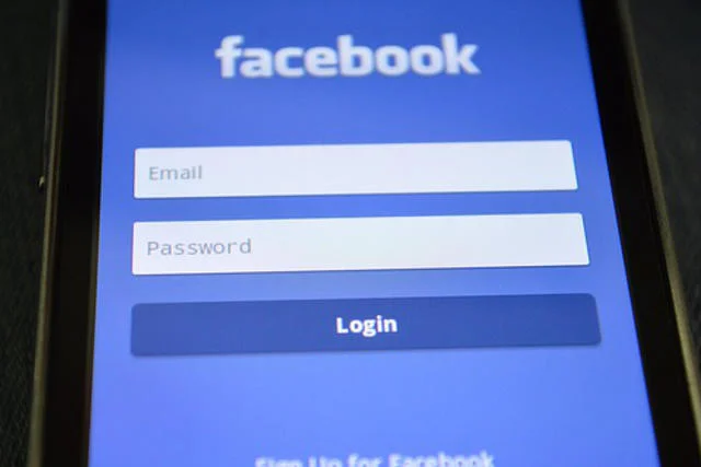 Facebook powie ci, kto cię szpieguje