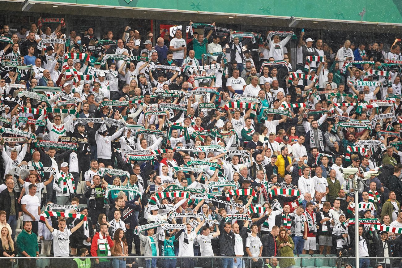 Kilka osób związanych z Legią Warszawa "nie popisało się" podczas wyjazdu do Grodziska Wielkopolskiego