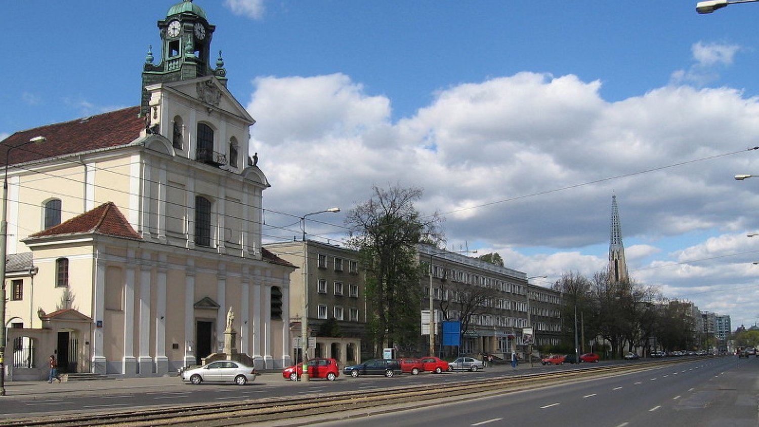 Kościół NMP w Alei Solidarności. 52 lata temu przeniesiono go o 21 metrów.