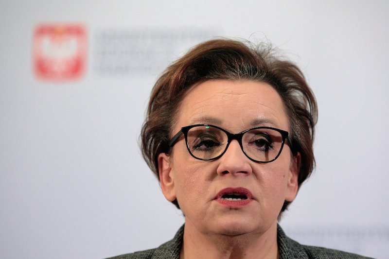 Nauczyciel z Warszawy uderza w Annę Zalewską i krytykuje reformę edukacji.