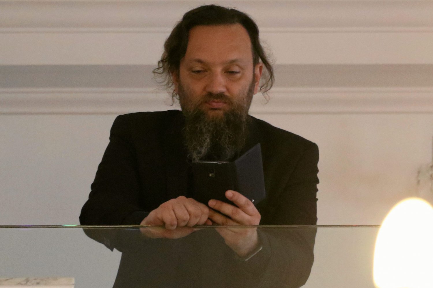 Marcin Kędryna najwidoczniej chciał zażartować z nieobecności Donalda Tuska na obchodach 80. rocznicy wybuchu II wojny światowej.