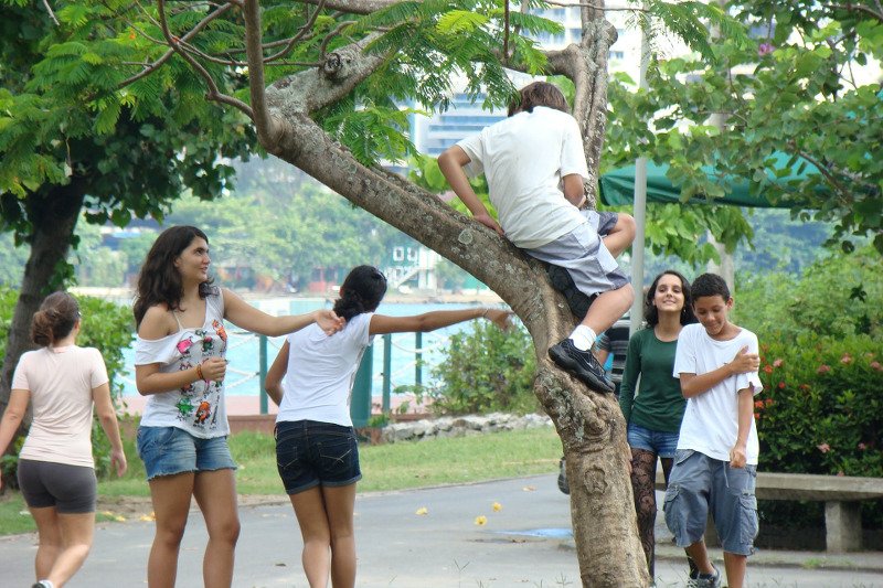 Polskie nastolatki mniej tyją, ale mają problemy z samooceną.